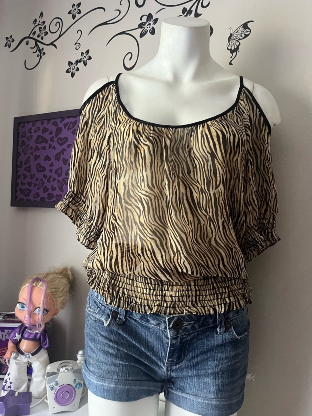 GUESS Jeans Animal Print Blouse in Brown & Black Size Small Like New